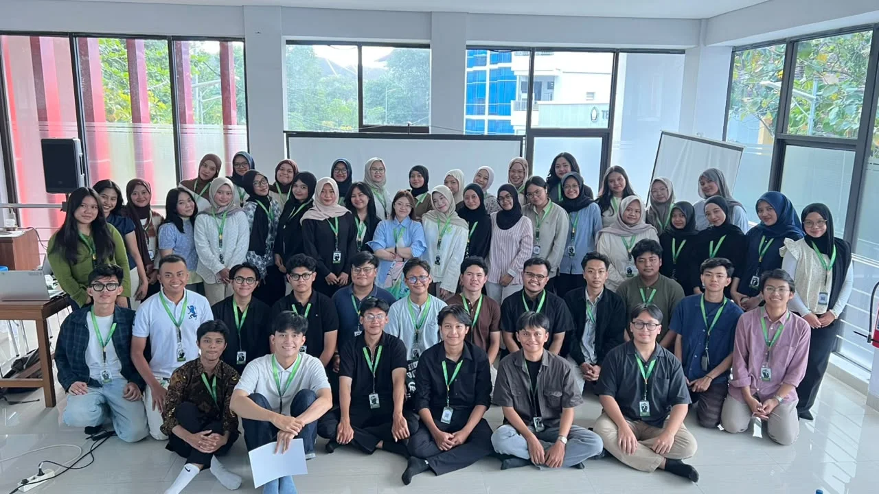 Be part of Us at 180 Degrees Consulting Universitas Diponegoro